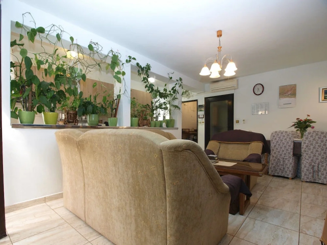 Apartment 1123