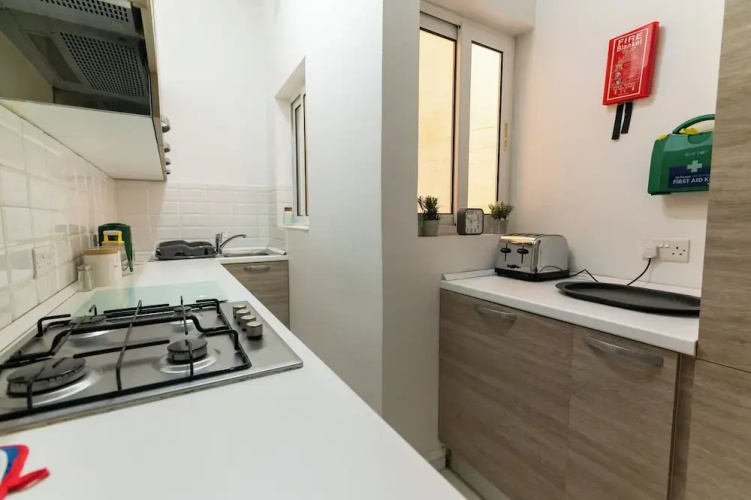 Seaside Cosy Maisonette- 2 mins from sea