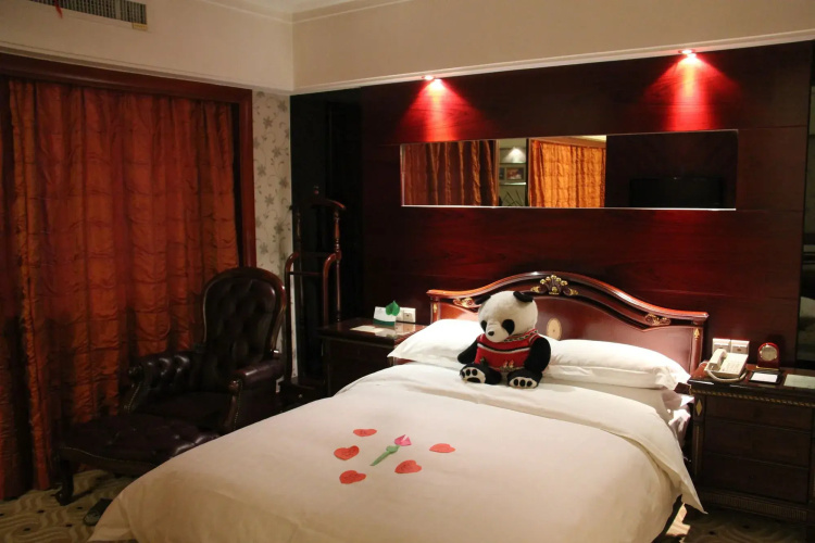 Yili Black Bee Manor Eco Hotel