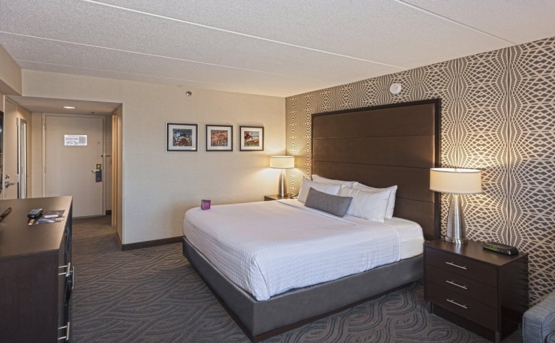 Crowne Plaza Suites Msp Airport photo 7