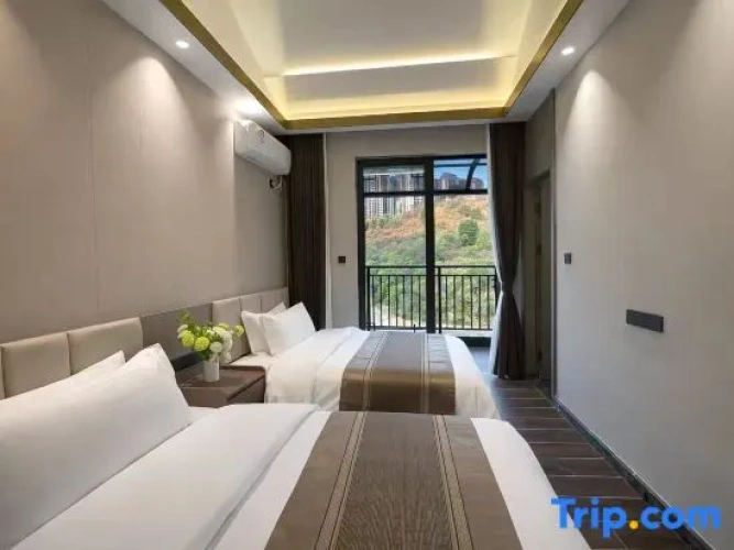 4 Bedrooms Villa with lake view