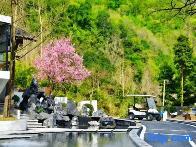 CLOUDS 13·Forest Hot Spring Resort