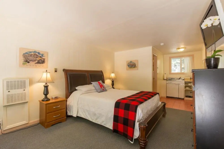 Boulder Mountain Lodge