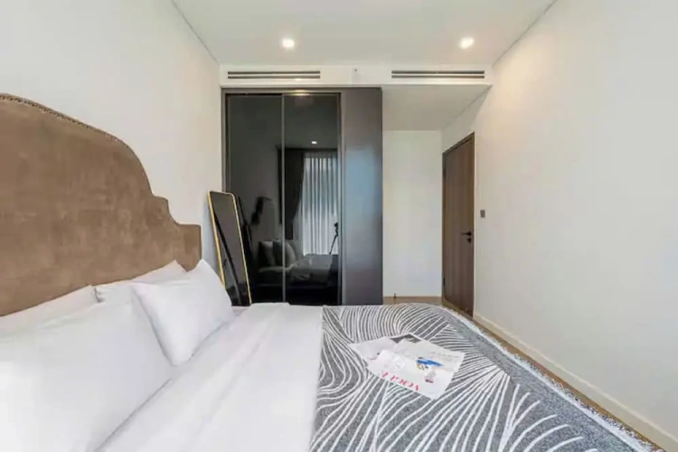 1 Bedroom Grand Club Suite with city view