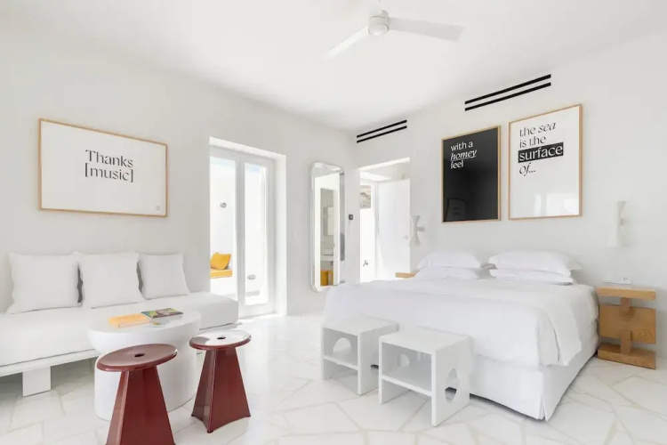 TWWO Antiparos
