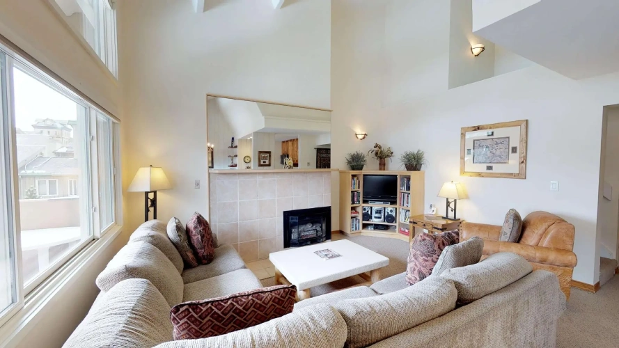 2 Bedrooms Apartment