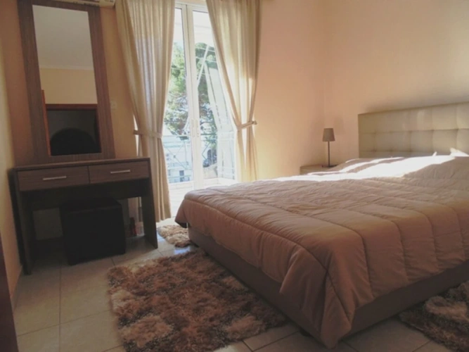 Family Basement Studio with balcony and with courtyard view