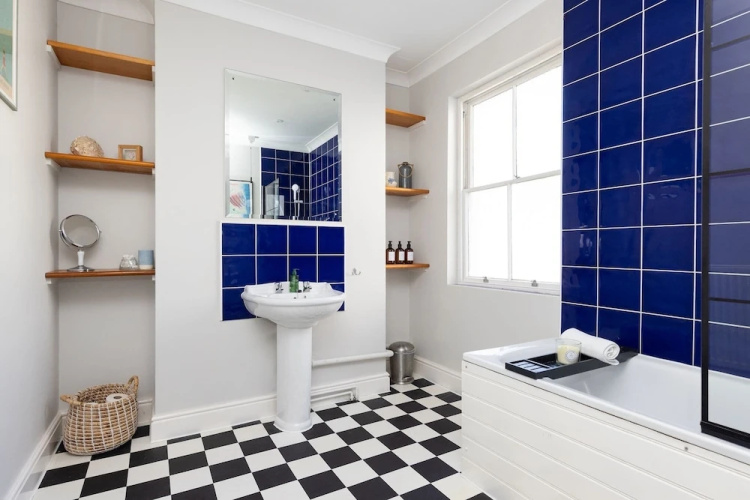 Characterful City Maisonette for 4