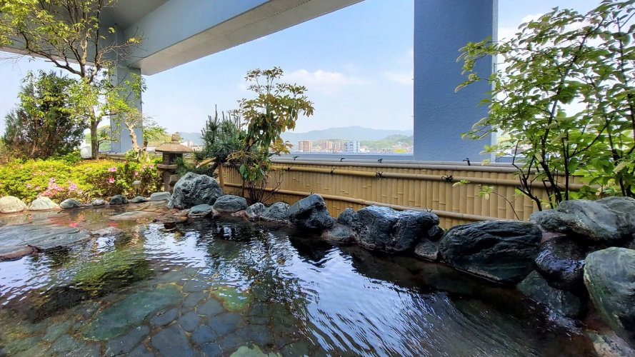 Takeo Onsen Shunkeiya