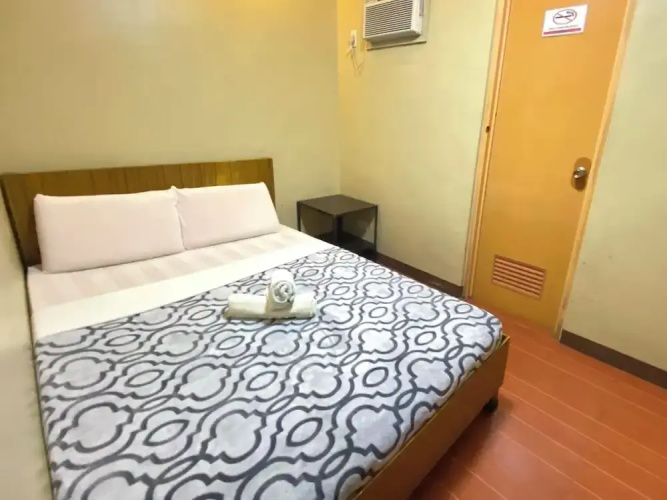 East Square Inn