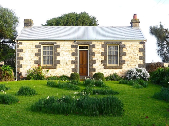 2 Bedrooms Cottage