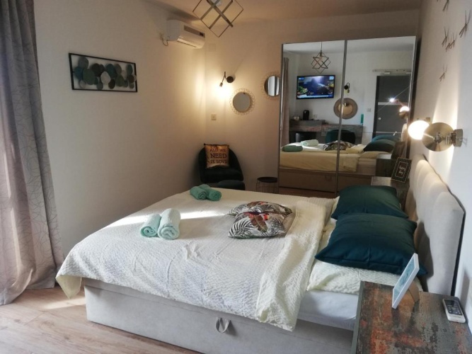 Deluxe Double room with partial sea view