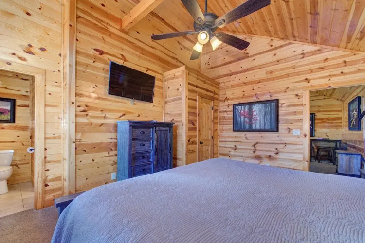 Chilling Bear Lodge