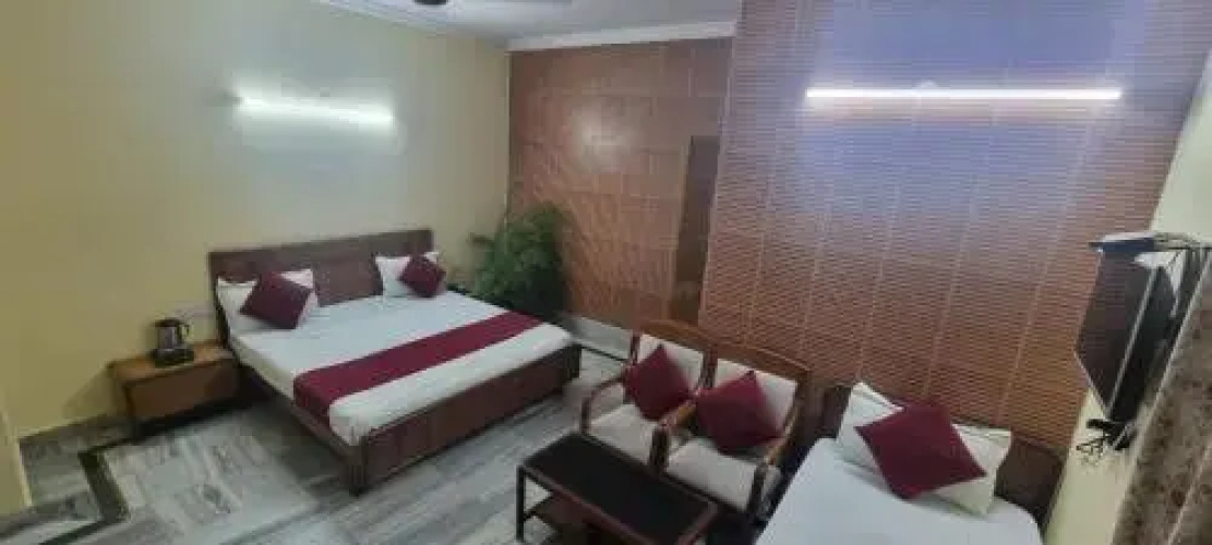 Hotel Shri Hari by OYO Rooms