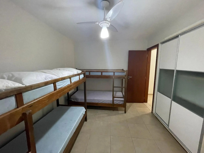 Cód 411- Casa quadra mar em Bombinhas Centro - 30m da praia
