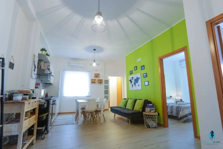 3 Bedrooms Cottage with balcony