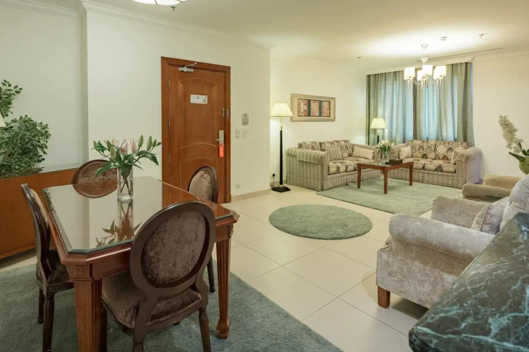 Quiet Shatea Jeddah Hotel