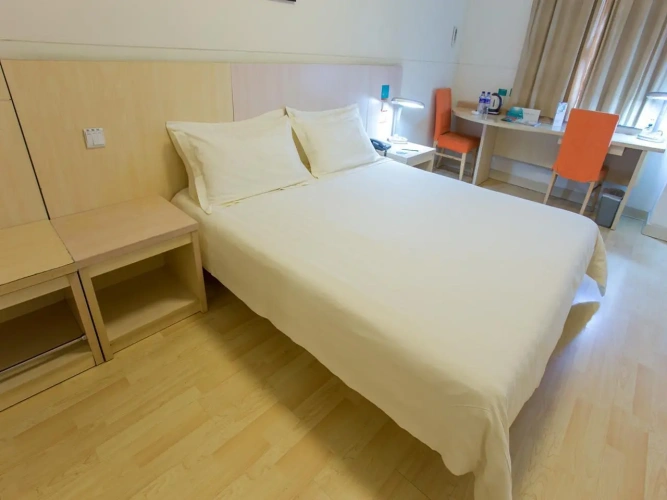 Standard Twin room with view