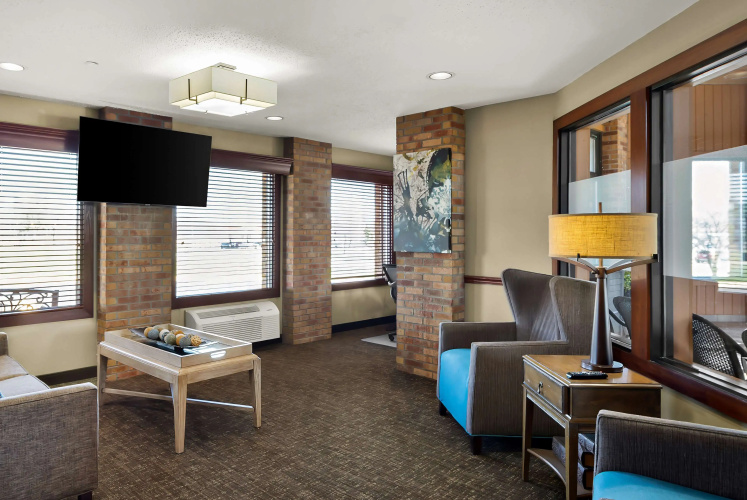 Best Western Lakewood Inn