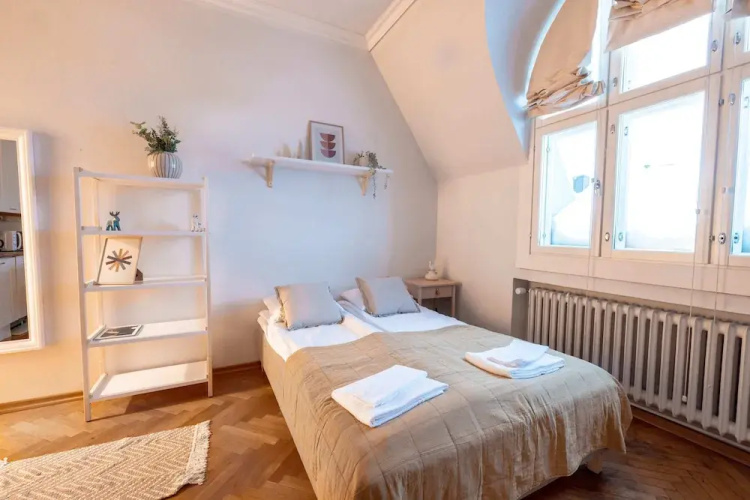 2ndhomes Cozy & Compact Top Floor Studio