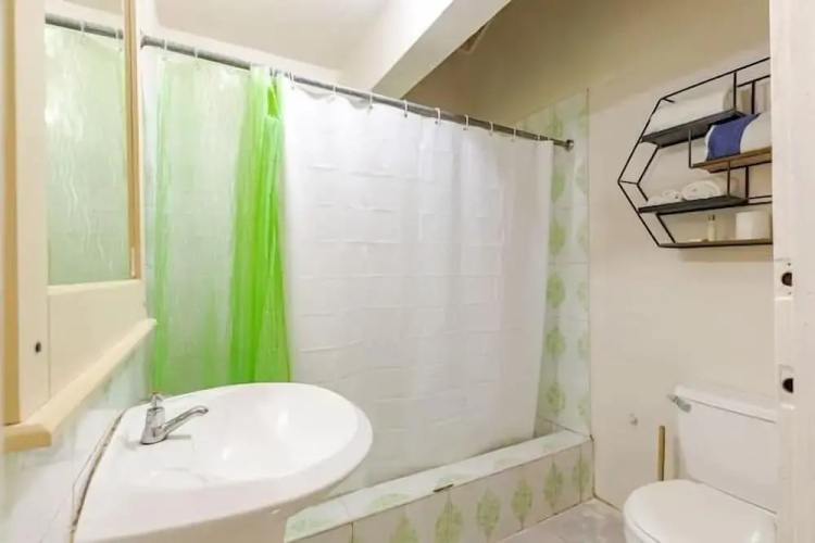 Insight Studio at Csompo Silver Manor