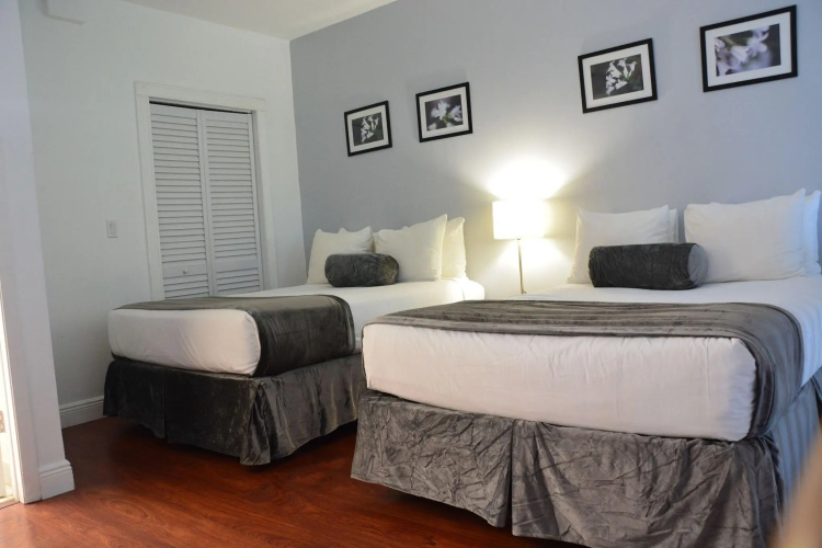 Newpoint Miami Beach Apartments photo 6