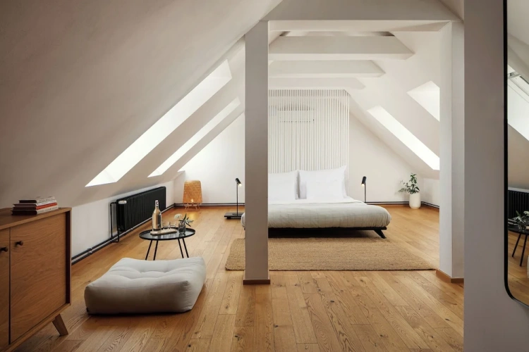 Comfort room