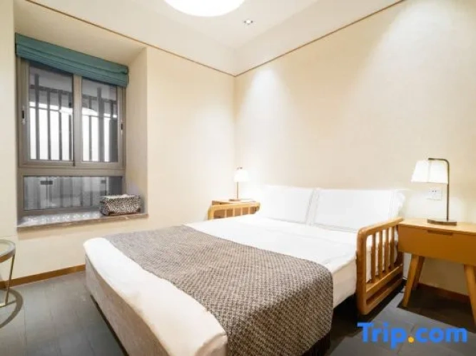 Standard Twin room with garden view