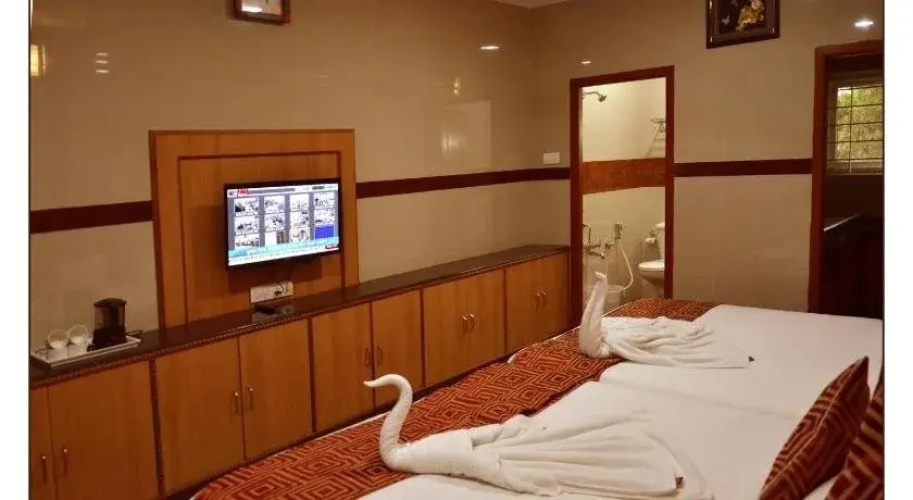Hotel Gvs Residency