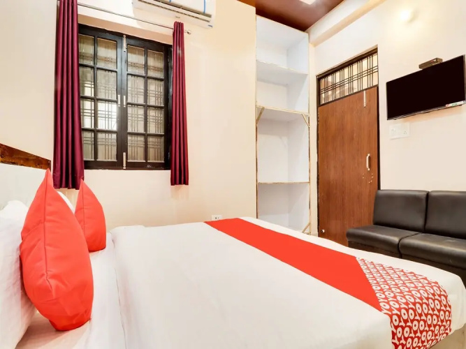 OYO 29246 Surabhi Inn