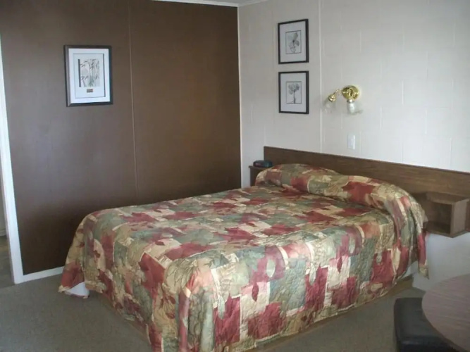 Travellers Motel