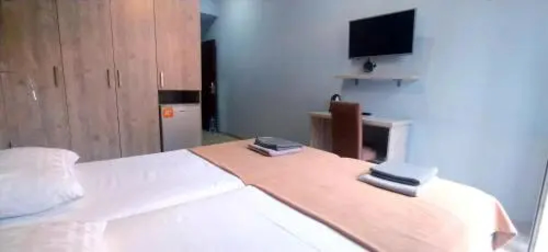 3 Rooms on Feristsvaleba