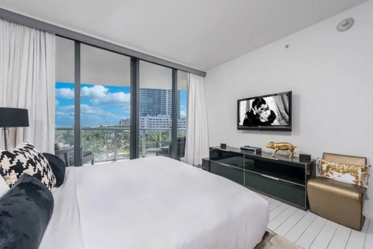 Collins Avenue Condo #90426