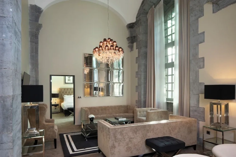 2 Bedrooms Royal Suite