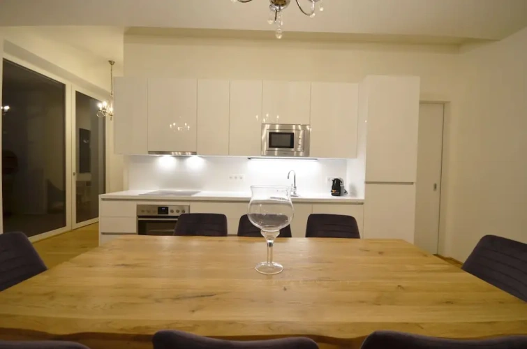3 Bedrooms Luxury Apartment