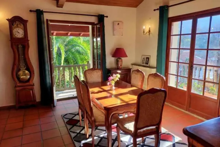 Bel appartement T4 dans maison basque