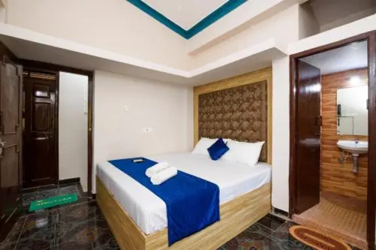 8 Stone Home Stay