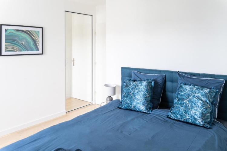 3 Bedrooms Apartment