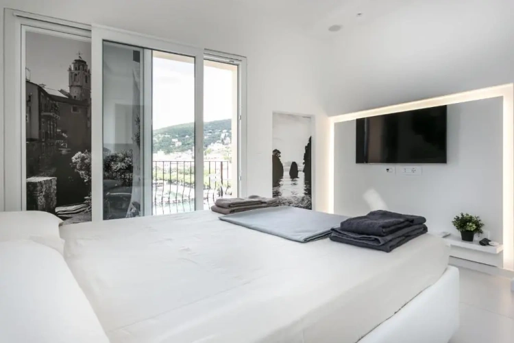 Deluxe Double room with balcony and with sea view
