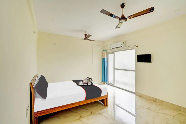 Collection O 92647 Hotel Aditya Grand