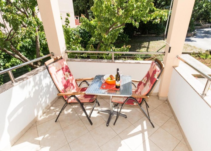 1 Bedroom Apartment with balcony