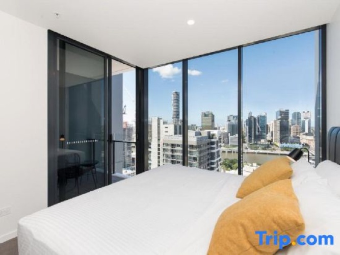 1 Bedroom Apartment with city view