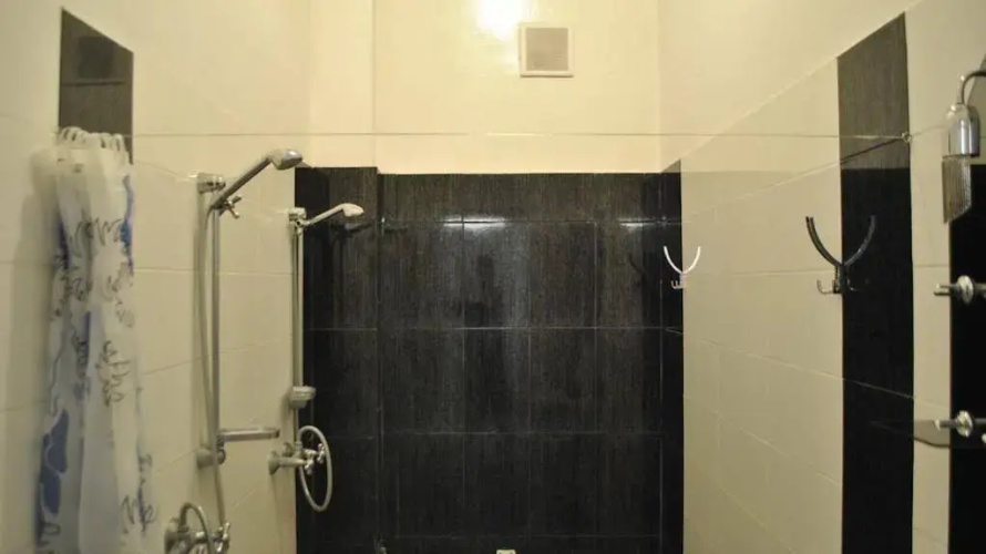 7 Apartments