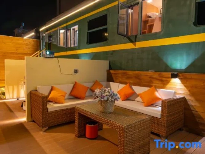 Premium Family Suite with garden view