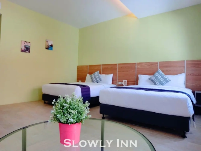 1 Bedroom Standard Quadruple Family room with balcony