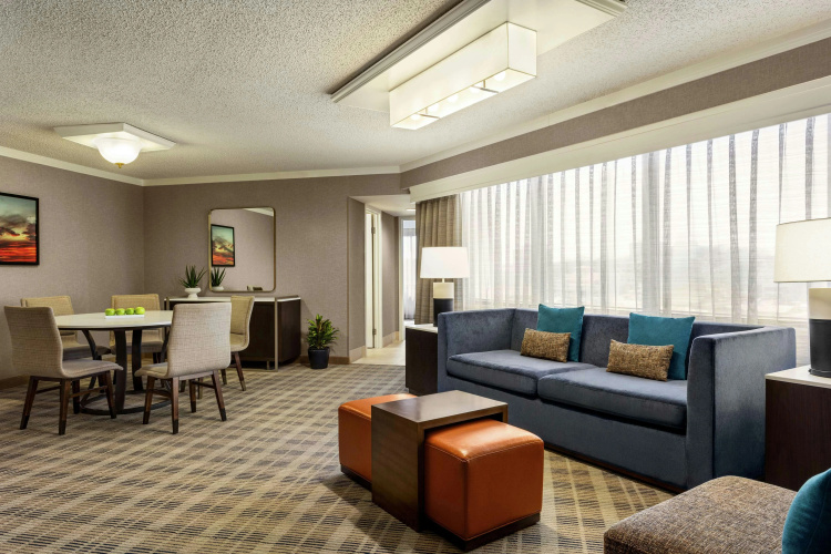 Embassy Suites by Hilton Kansas City Overland Park photo 18