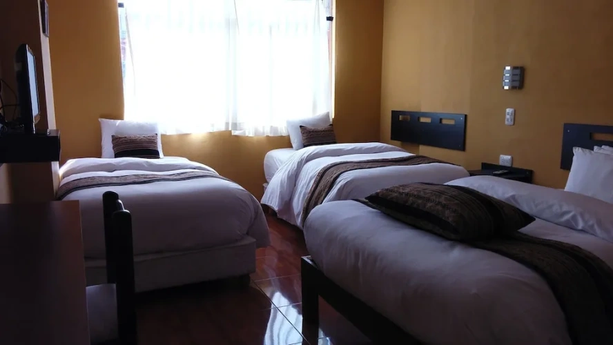 Standard Triple room