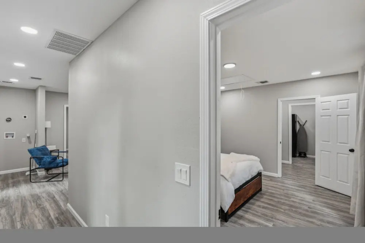 Spacious 3BR Retreat Near Downtown River Walk