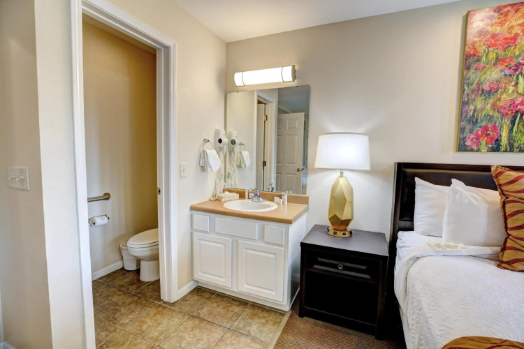 Grand Crowne Resort