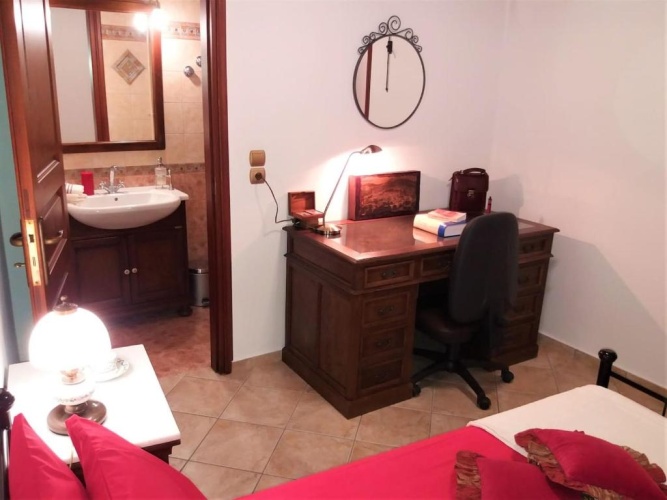3 Bedrooms Cottage
